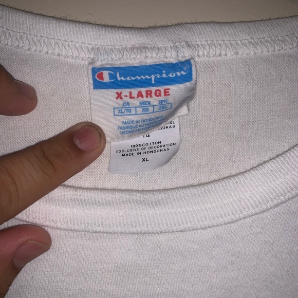 Champion T-Shirt - Picture 2 of 3